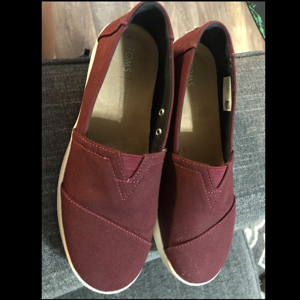 Maroon Toms Avalon